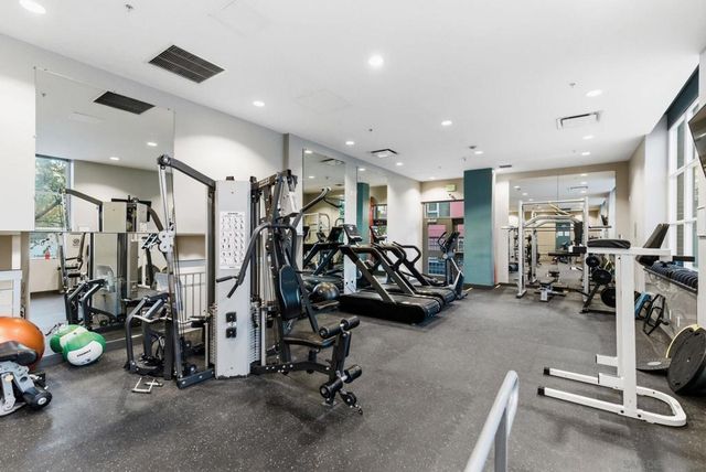 300 W Beech St 1705, San Diego, CA 92101