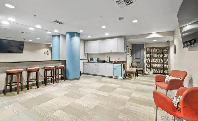 300 W Beech St 1705, San Diego, CA 92101