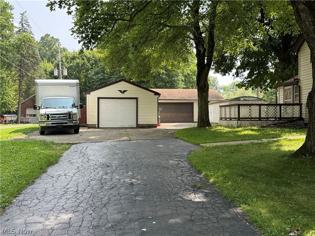 1644 W Mahoning Trumbull Co Line Road, Mineral Ridge, OH 44440