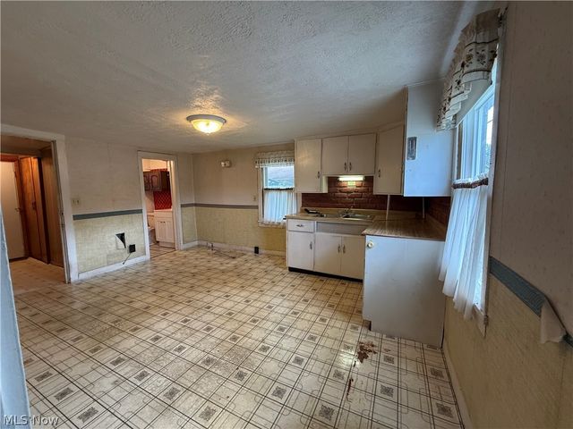 1644 W Mahoning Trumbull Co Line Road, Mineral Ridge, OH 44440