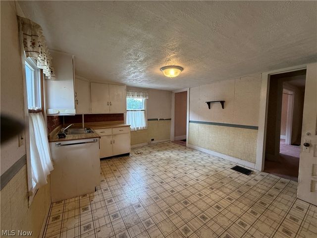 1644 W Mahoning Trumbull Co Line Road, Mineral Ridge, OH 44440