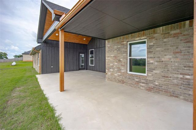 1427 County Street 2977, Blanchard, OK 73010