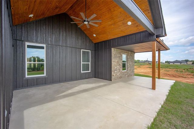 1427 County Street 2977, Blanchard, OK 73010