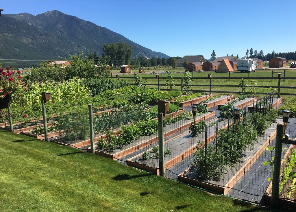 556 Windy Acres Drive, Columbia Falls, MT 59912 photo 2