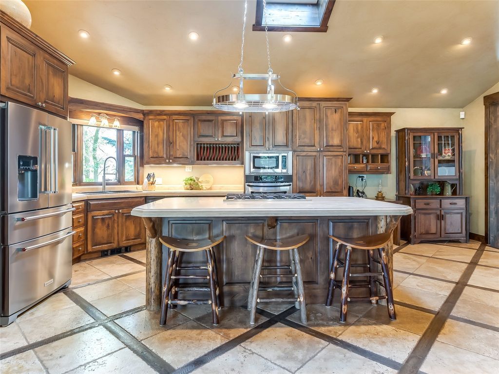 556 Windy Acres Drive, Columbia Falls, MT 59912 photo 5