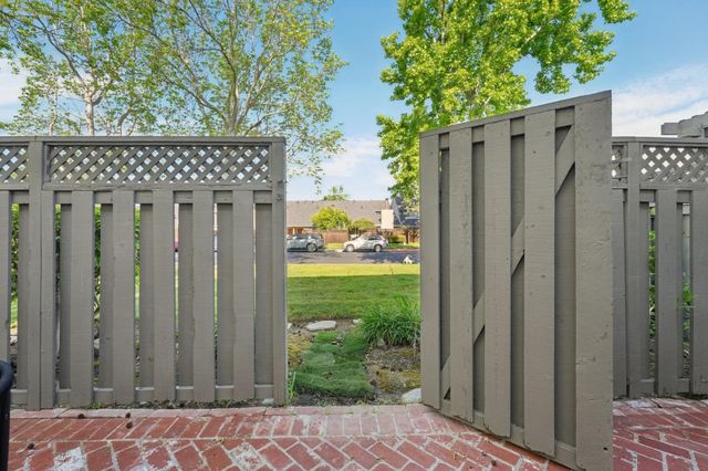 854 Erickson Lane, Foster City, CA 94404