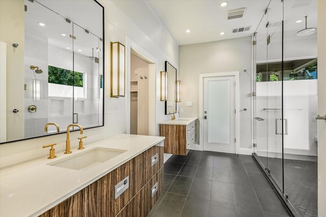 18 Ehrlich RD, Austin, TX 78746
