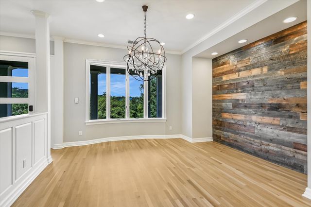 18 Ehrlich RD, Austin, TX 78746