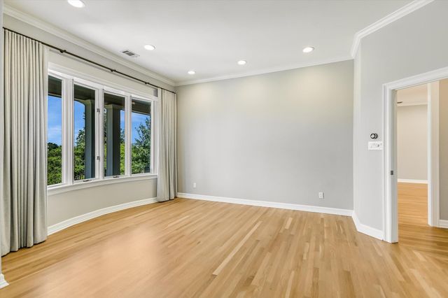 18 Ehrlich RD, Austin, TX 78746