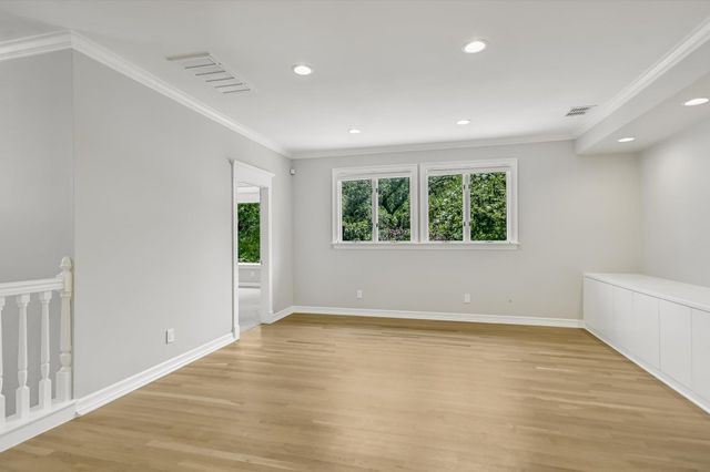 18 Ehrlich RD, Austin, TX 78746