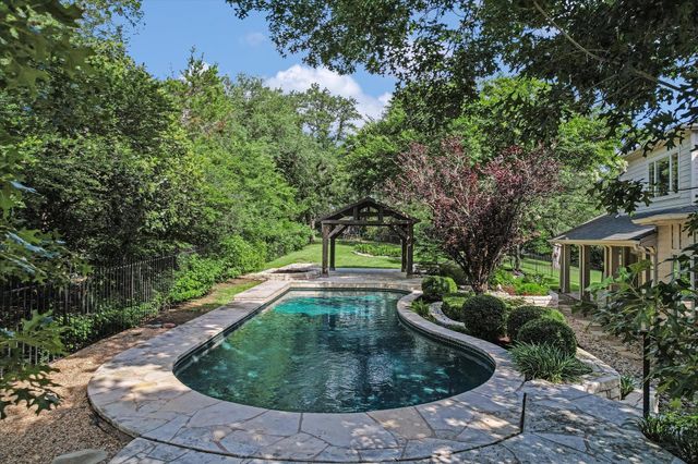 18 Ehrlich RD, Austin, TX 78746