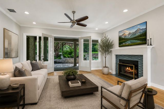 18 Ehrlich RD, Austin, TX 78746