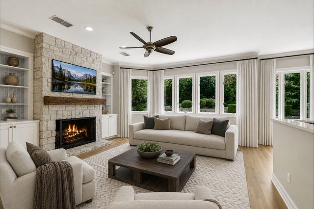 18 Ehrlich RD, Austin, TX 78746