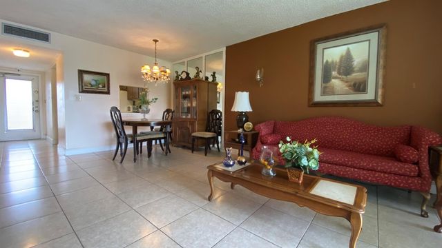 6051 NW 61st Avenue 211, Tamarac, FL 33319