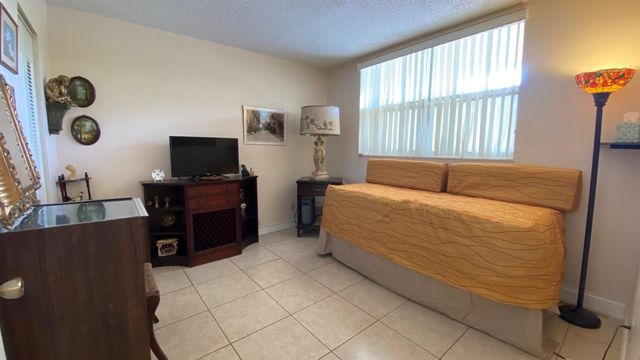 6051 NW 61st Avenue 211, Tamarac, FL 33319