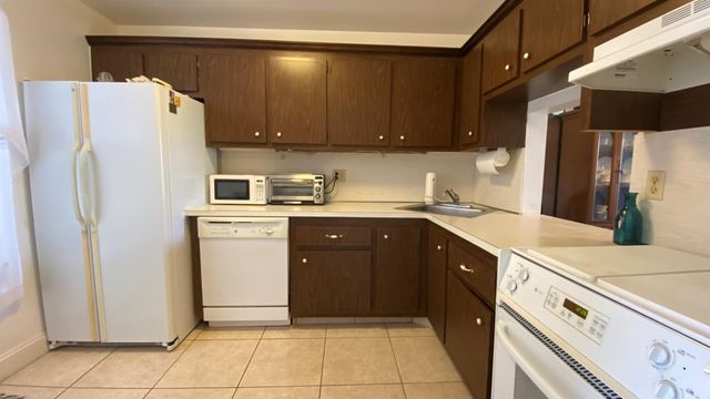 6051 NW 61st Avenue 211, Tamarac, FL 33319