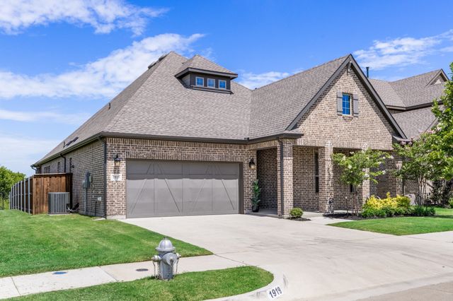 1919 Birch Street, Mansfield, TX 76063