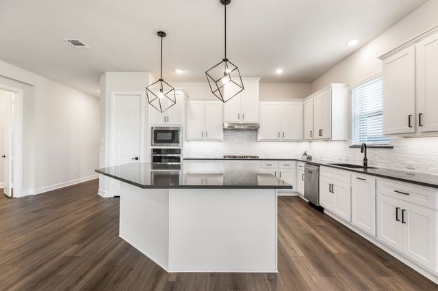 1919 Birch Street, Mansfield, TX 76063