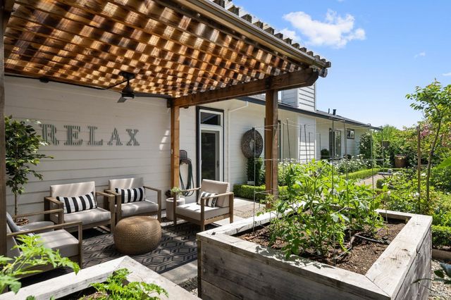 806 Chiles Ave, St. Helena, CA 94574