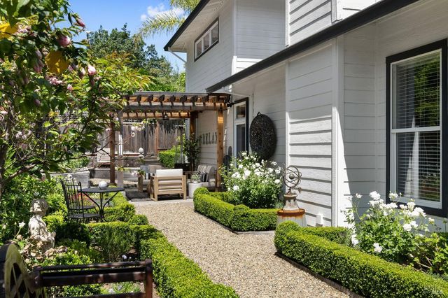 806 Chiles Ave, St. Helena, CA 94574