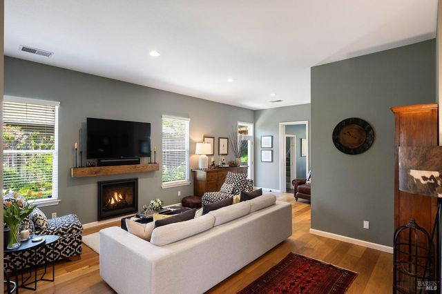 806 Chiles Ave, St. Helena, CA 94574