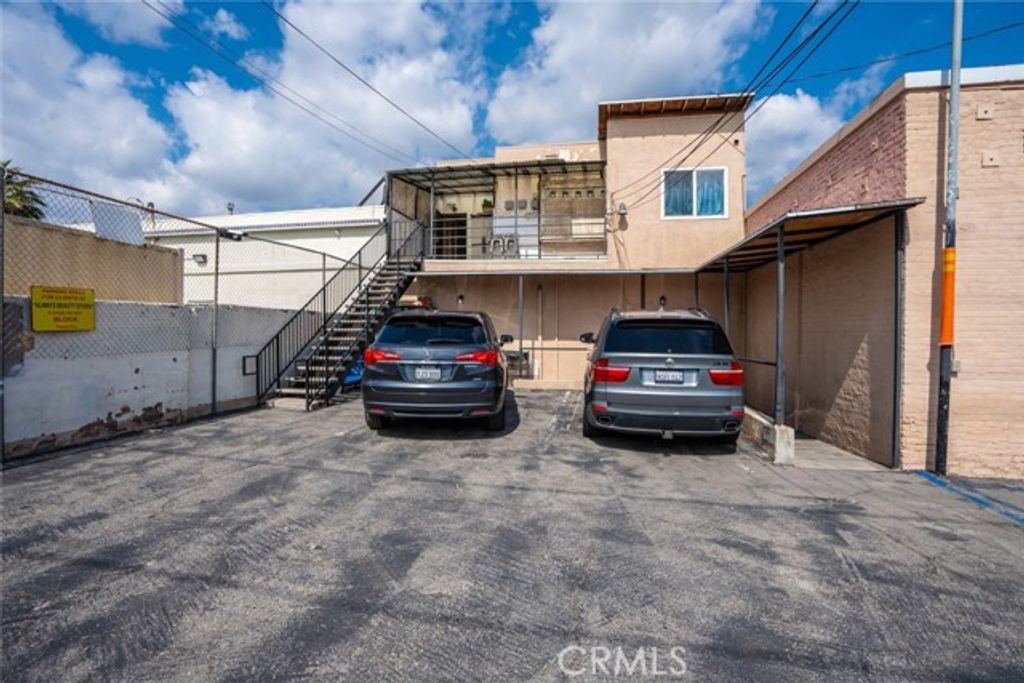 4342 Slauson, Pine, Maywood, CA 90270