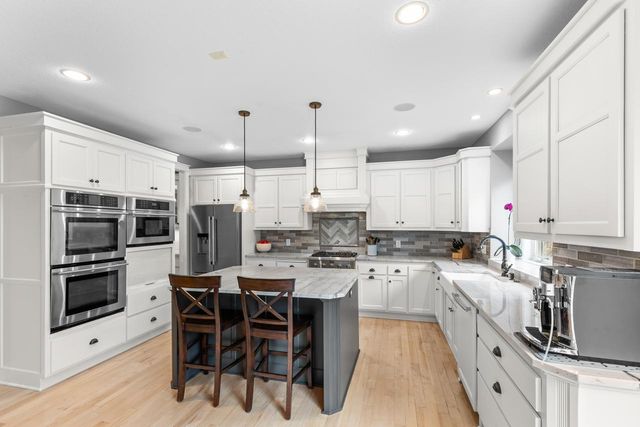 11364 Entrevaux Drive, Eden Prairie, MN 55347