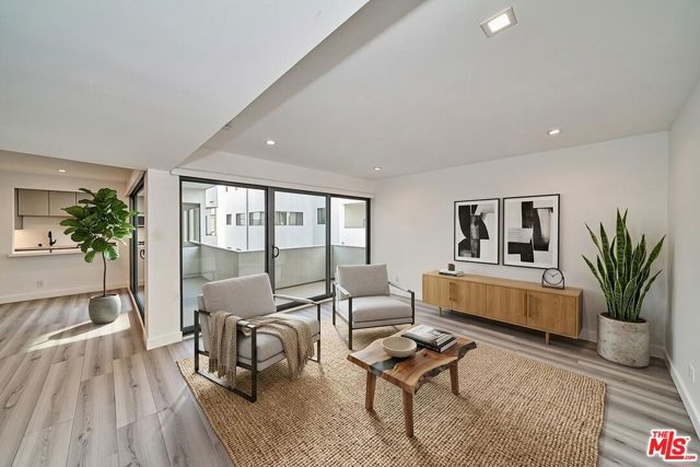 137 S Maple Drive 102, Beverly Hills, CA 90212