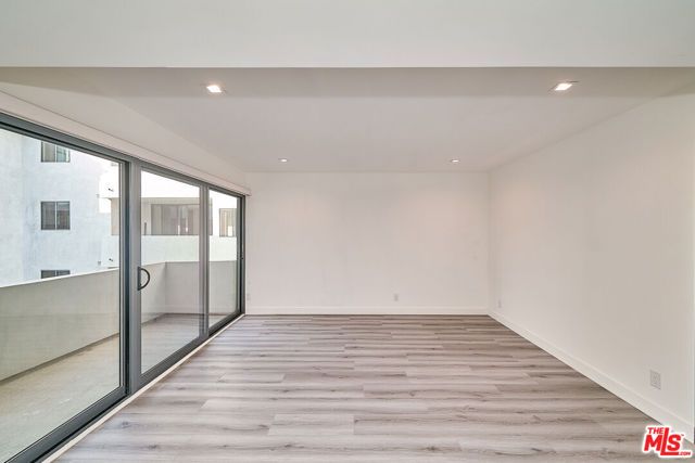 137 S Maple Drive 102, Beverly Hills, CA 90212