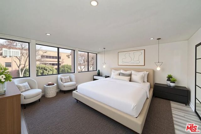 137 S Maple Drive 102, Beverly Hills, CA 90212