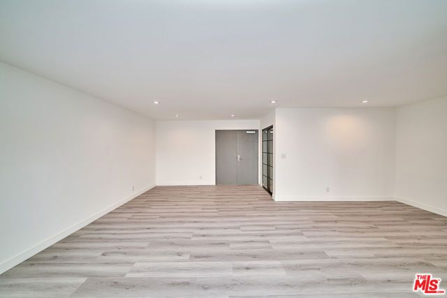 137 S Maple Drive 102, Beverly Hills, CA 90212