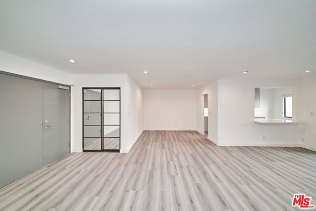 137 S Maple Drive 102, Beverly Hills, CA 90212