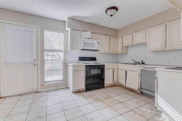 7941 Kendalia Drive, Houston, TX 77036