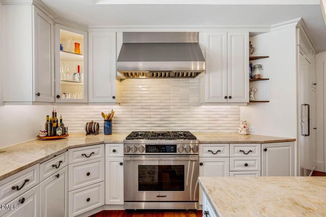 801 Oxbow Crossing Road, Chapel Hill, NC 27516