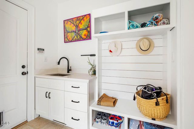 801 Oxbow Crossing Road, Chapel Hill, NC 27516