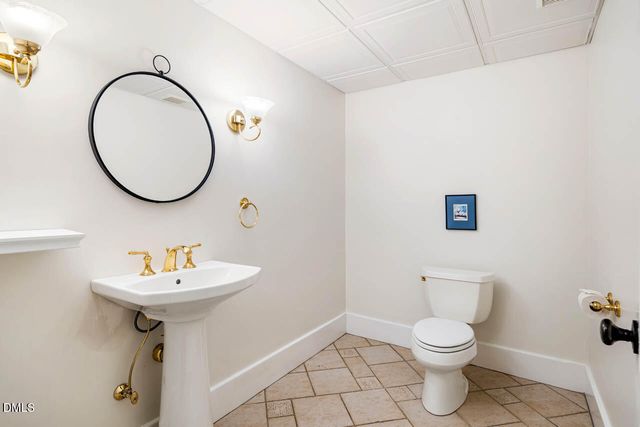 801 Oxbow Crossing Road, Chapel Hill, NC 27516