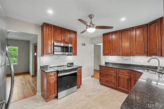 502 Pine Street, St Charles, MO 63301