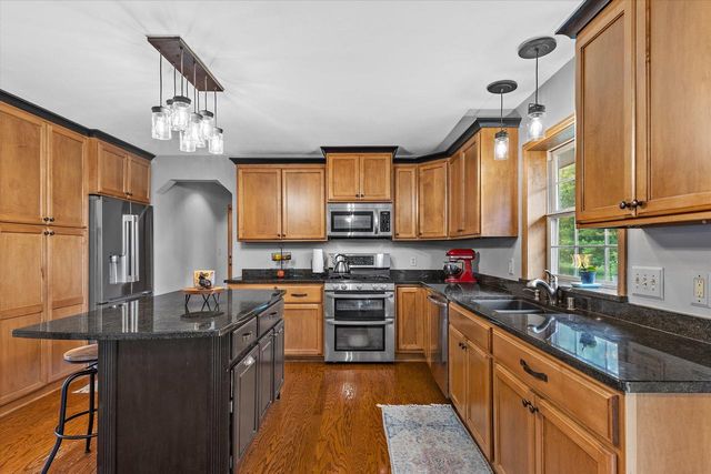 W147N7026 Woodland DRIVE, Menomonee Falls, WI 53051