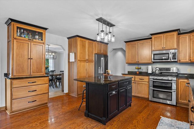 W147N7026 Woodland DRIVE, Menomonee Falls, WI 53051