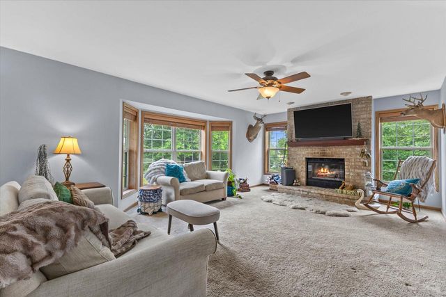 W147N7026 Woodland DRIVE, Menomonee Falls, WI 53051