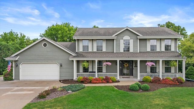 W147N7026 Woodland DRIVE, Menomonee Falls, WI 53051