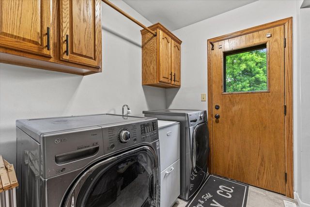 W147N7026 Woodland DRIVE, Menomonee Falls, WI 53051