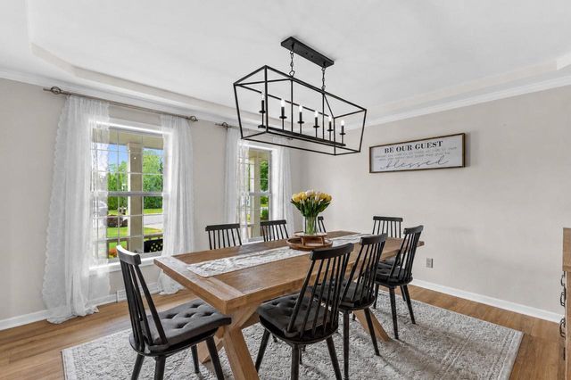 W147N7026 Woodland DRIVE, Menomonee Falls, WI 53051