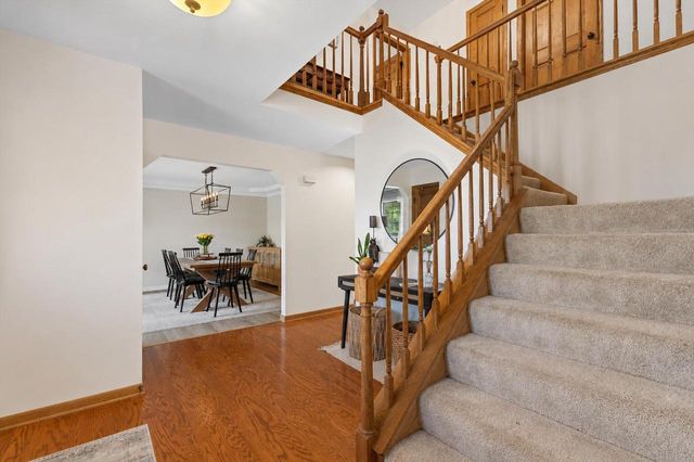 W147N7026 Woodland DRIVE, Menomonee Falls, WI 53051