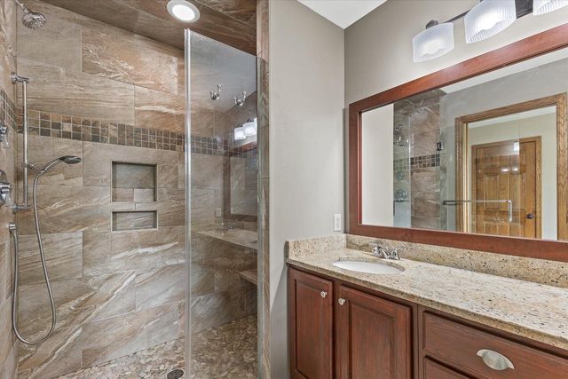 W147N7026 Woodland DRIVE, Menomonee Falls, WI 53051
