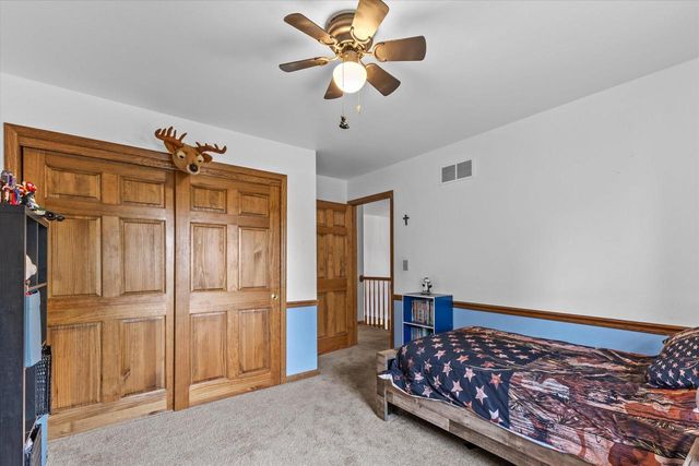 W147N7026 Woodland DRIVE, Menomonee Falls, WI 53051
