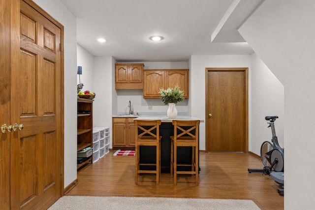 W147N7026 Woodland DRIVE, Menomonee Falls, WI 53051