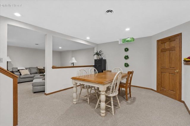 W147N7026 Woodland DRIVE, Menomonee Falls, WI 53051