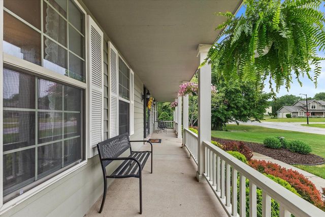 W147N7026 Woodland DRIVE, Menomonee Falls, WI 53051