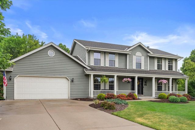 W147N7026 Woodland DRIVE, Menomonee Falls, WI 53051